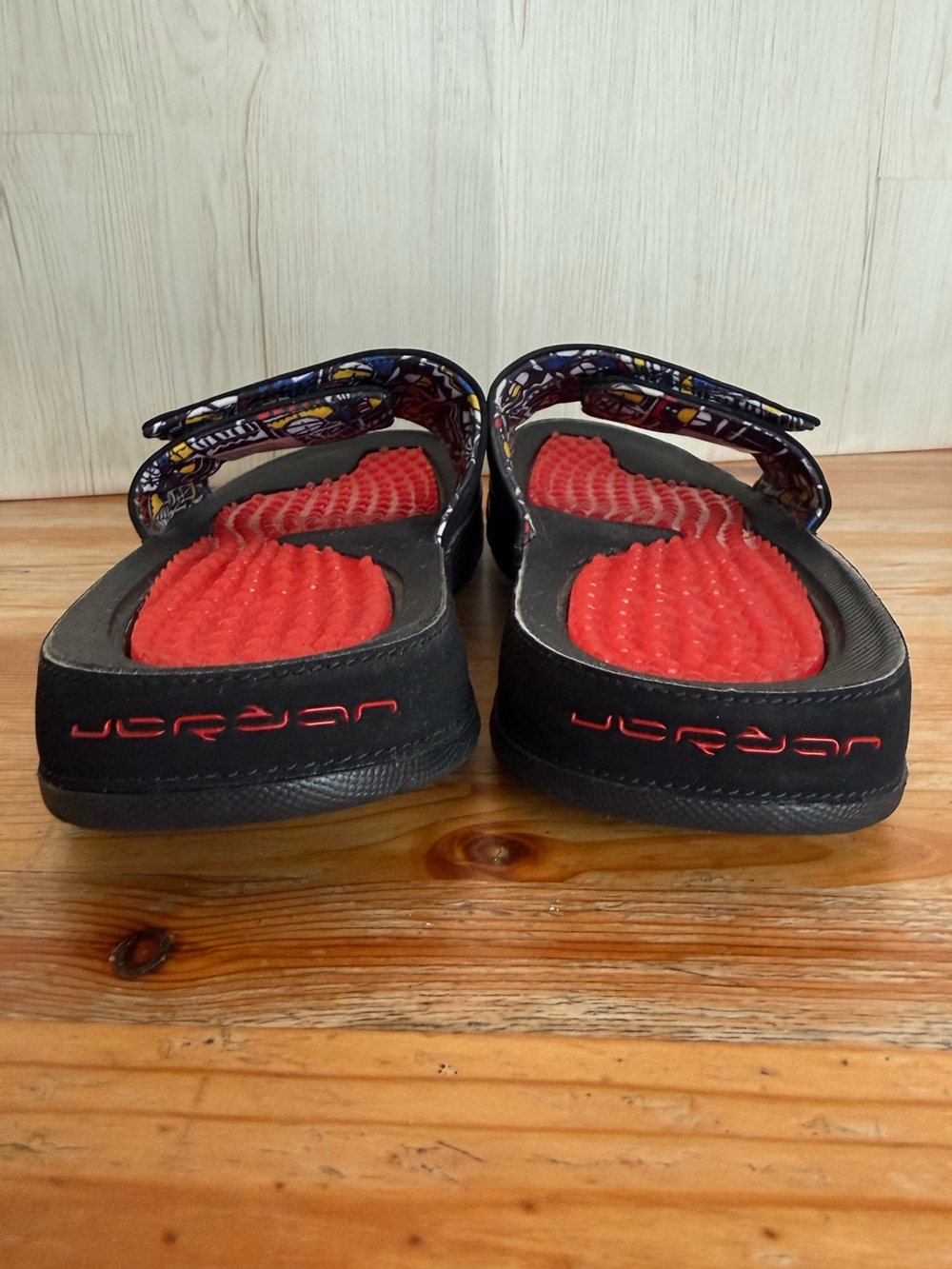 Nike Air Jordan Hydro 8 Retro Slide Sandals Men’s 11 Black Red (Scented 😆) VGUC - Picture 6 of 15